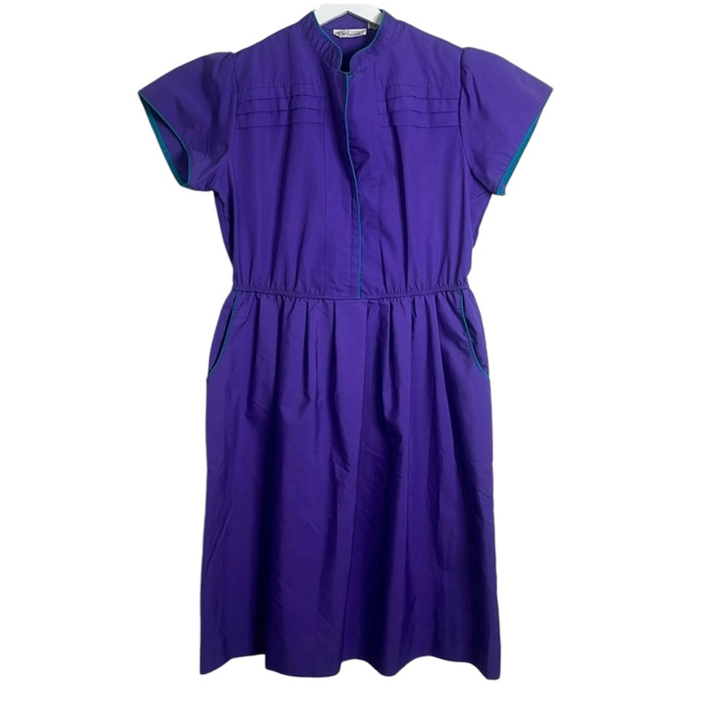 Vintage Townhouse Housedress, Purple 1950s.‎ Beautiful woman’s dress